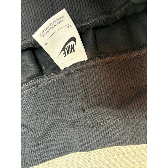 NWT standard fit high rise, crop length Nike sweatpants size 2X - Picture 7 of 11